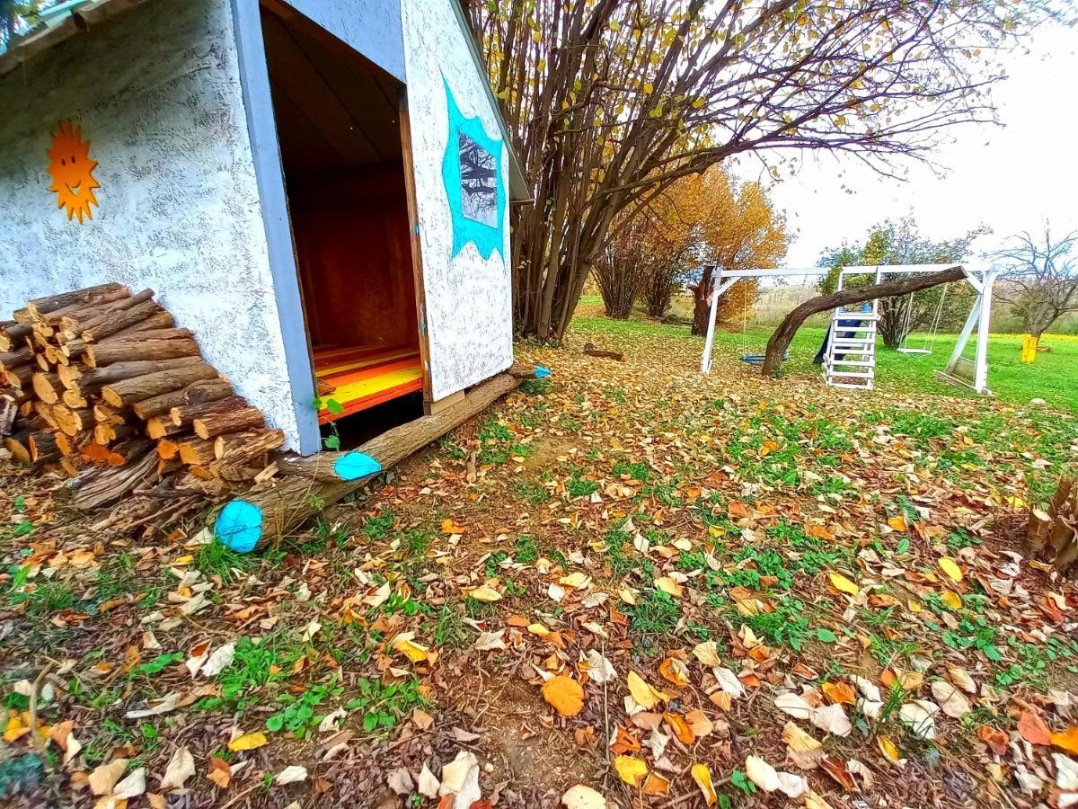 Honey Hill Apartment Fruska Gora Cerevic Eksteriør billede